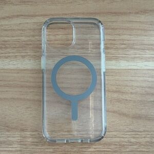 Speck iPhone 15 MagSafe Clear Phone Case